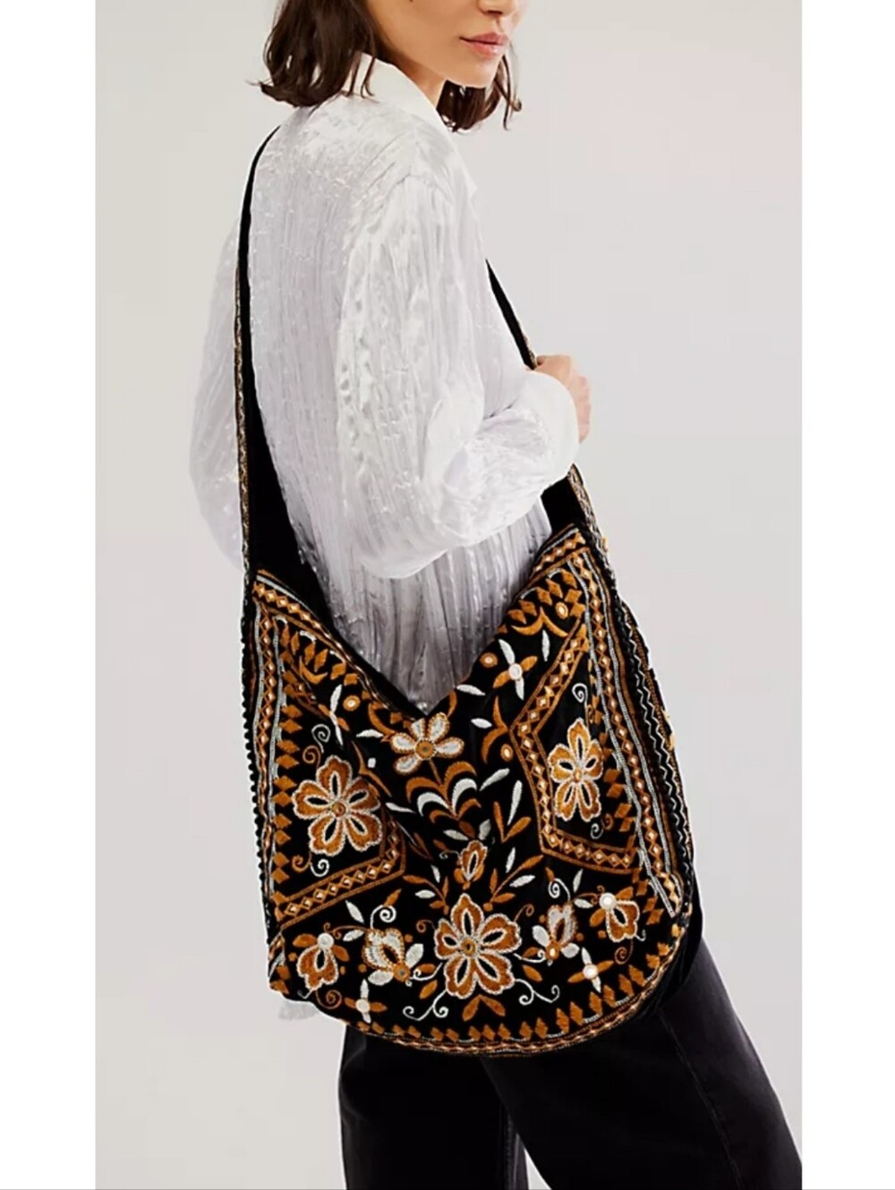 Free People RARE Vic Velvet Embroidered Slouchy Boho Bag In Moody Midnight - Picture 1 of 16